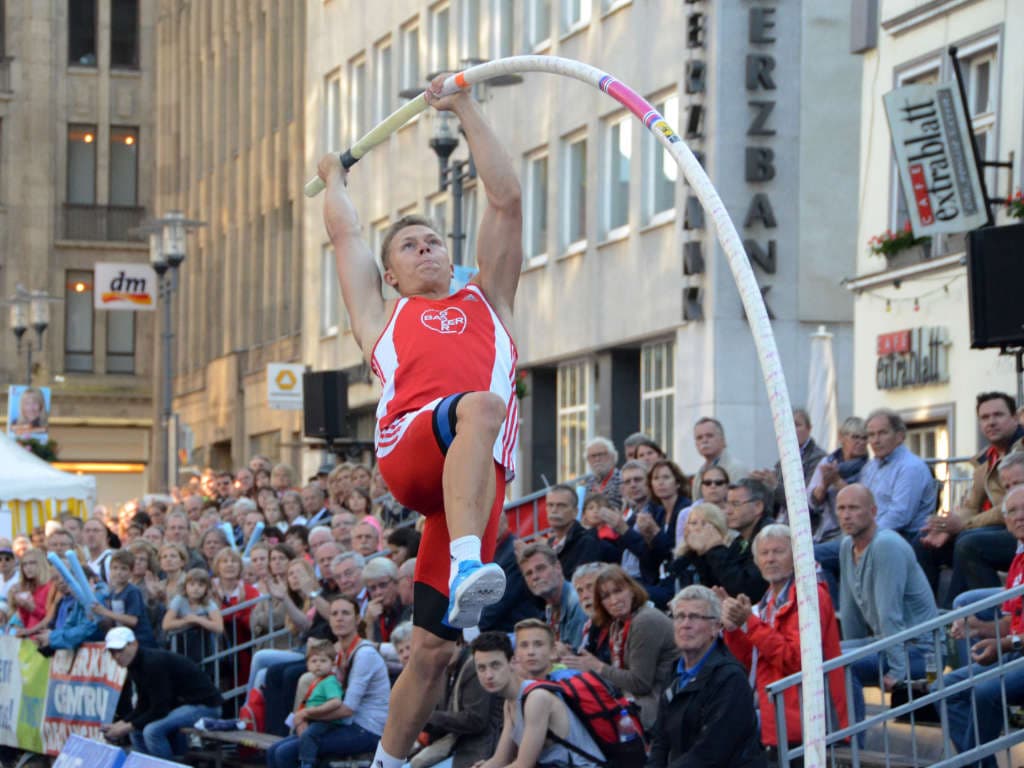 Stabhochsprung beim Marktplatzspringen 2015